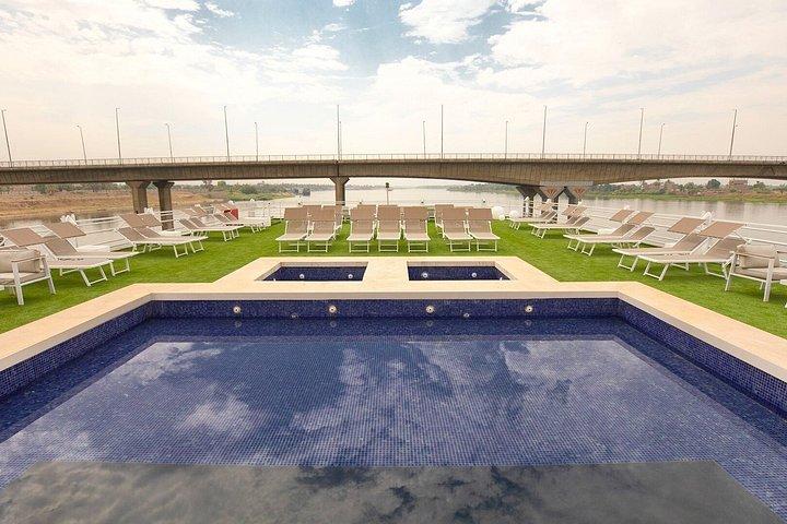 3泊5日*デラックスナイルクルーズアスワンからルクソールへアブシンベルと