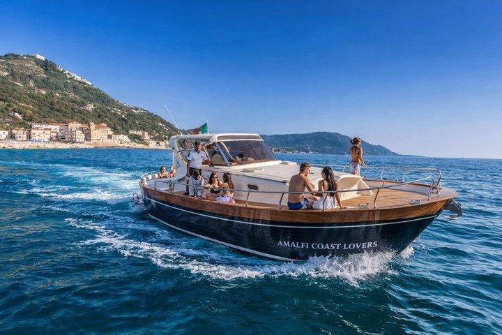 Dia em barco particular com Skipper de Salerno a Positano