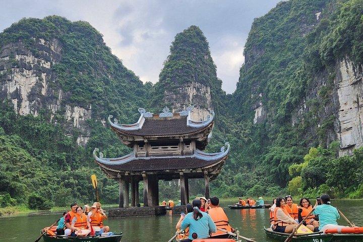 Ninh Binh Liten grupp av 9 guidade heldagstur från Hanoi