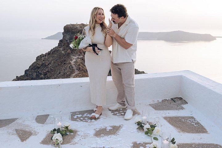 Santorini Surprise Proposal Photoshoot Experience