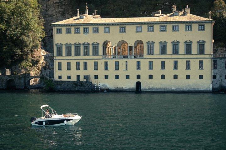 Self Drive Boat Rental License Free in Lake Como