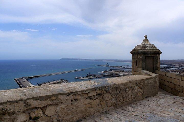 Tour privato a piedi della città vecchia di Alicante e dei suoi punti salienti