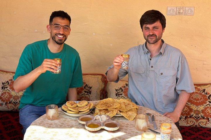 ラバトでムセメンとハルチャアムルーを作り、地元の家族とお茶を