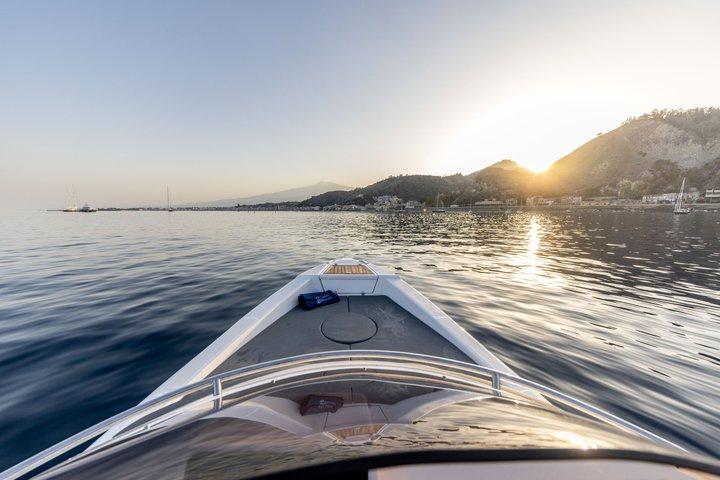 Taormina and Giardini Naxos Boat Tour 4h and visit caves