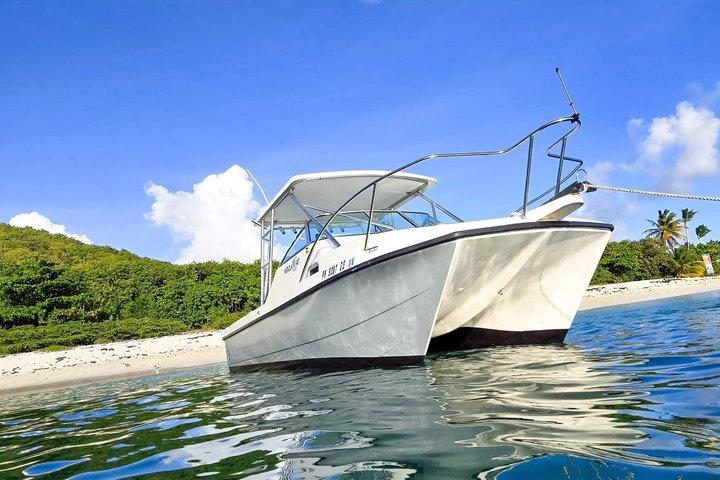 Privat 24-fots katamaran med all-inclusive och guidad snorkling