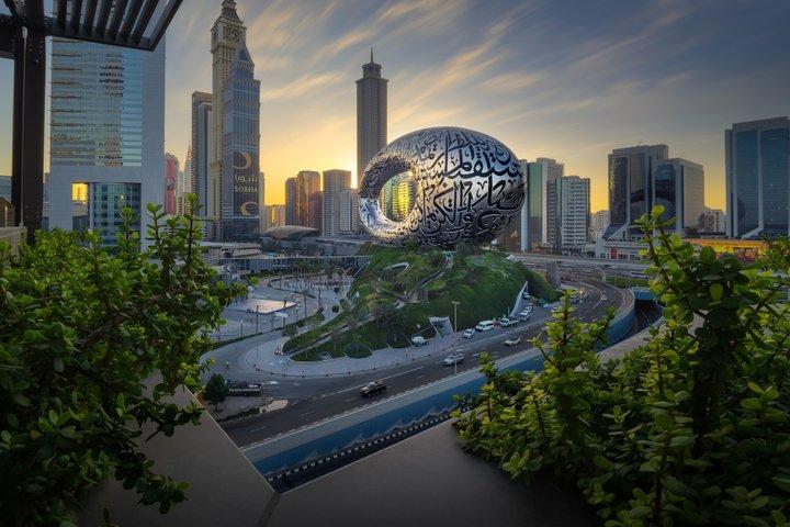 Museum Of The Future Experience with 5 Star Lunch at DIFC（DIFCの5つ星ランチ付き未来体験ミュージアム）
