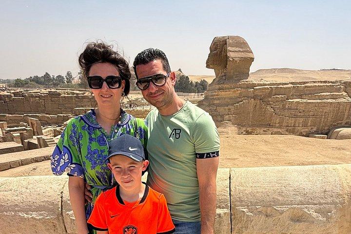 Private Pyramids VIP Tour: Egyptologist, Lunch & Pro Photos