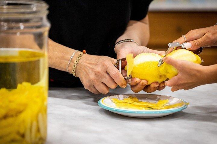 海の見えるソレントで料理教室リモンチェロ作り