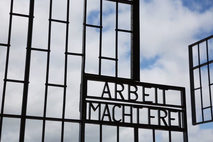 Berlin Sachsenhausen Camp and East Side Gallery Tour