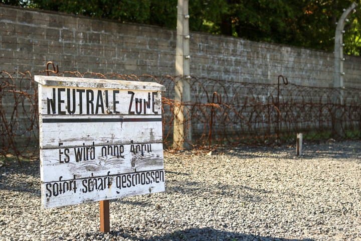 Berlin Sachsenhausen Camp and East Side Gallery Tour