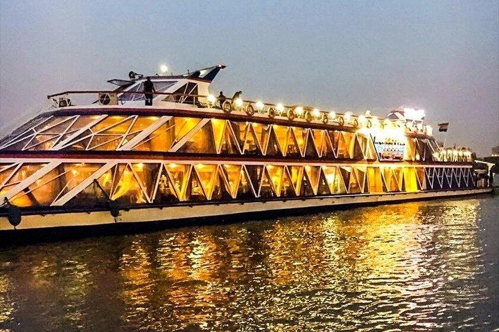 Luxury Nile Dinner Cruise no Cairo