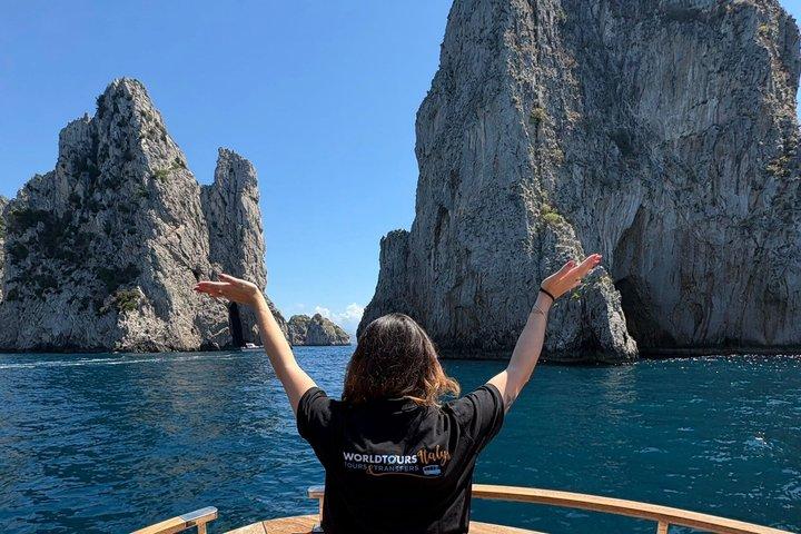 Capri Bootstour ab Neapel – Kleine Gruppe, Schwimmen & Entspannen