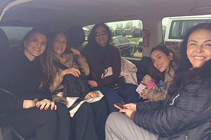Privater Hin- und Rücktransfer in Amsterdam mit einem Luxus-Mercedes-Van