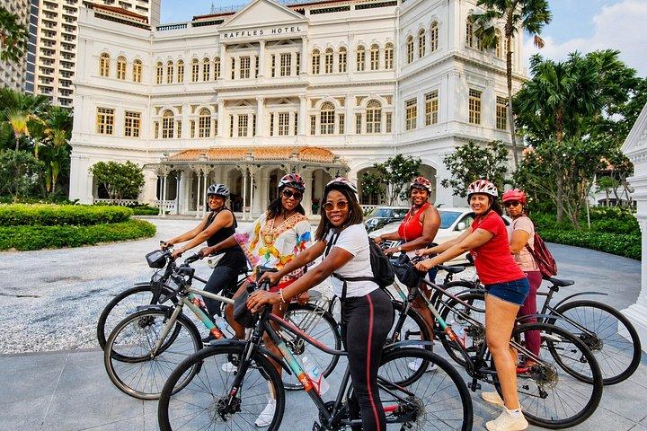 シンガポール、フルサイズ自転車での小グループバイクツアーをハイライト