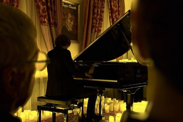 Concierto a la luz de las velas Chopin con vino en Cracovia