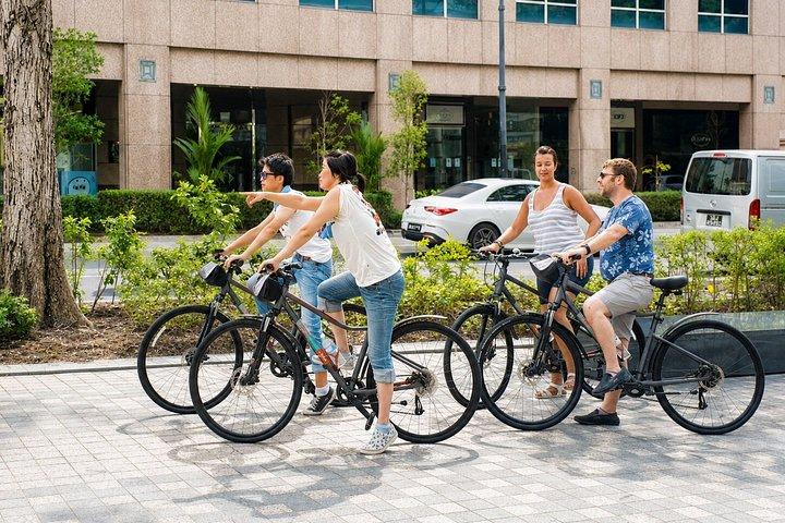 シンガポールバイクとバイツ : 自転車で行く少人数フードツアー