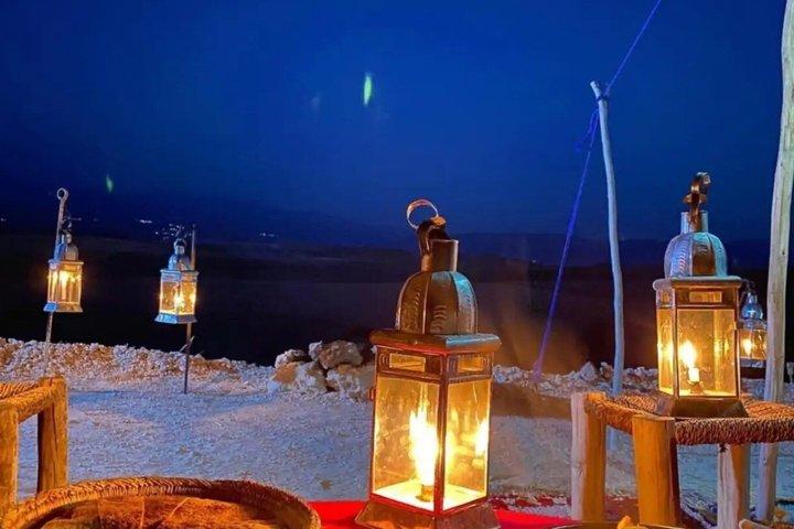 アガファイ砂漠での冒険：ラクダ乗り、四輪バギー、ベルベル料理の夕食