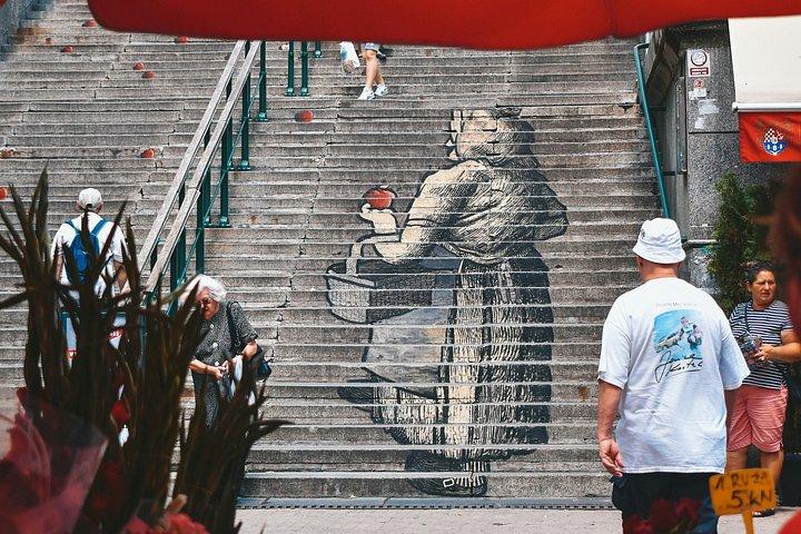 ザグレブツアー：歴史、遺産、天国のリキュール