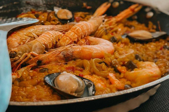 バルセロナでパエリア、タパス、サングリア料理教室