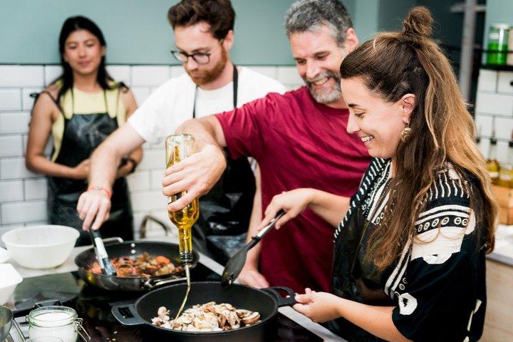 バルセロナでパエリア、タパス、サングリア料理教室