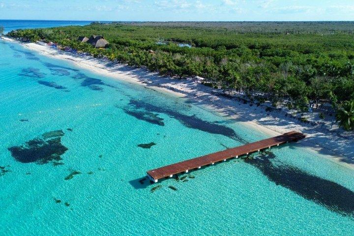 コズメル:エル・シエロ・カタマランとクザ・ビーチクラブでのシュノーケリング