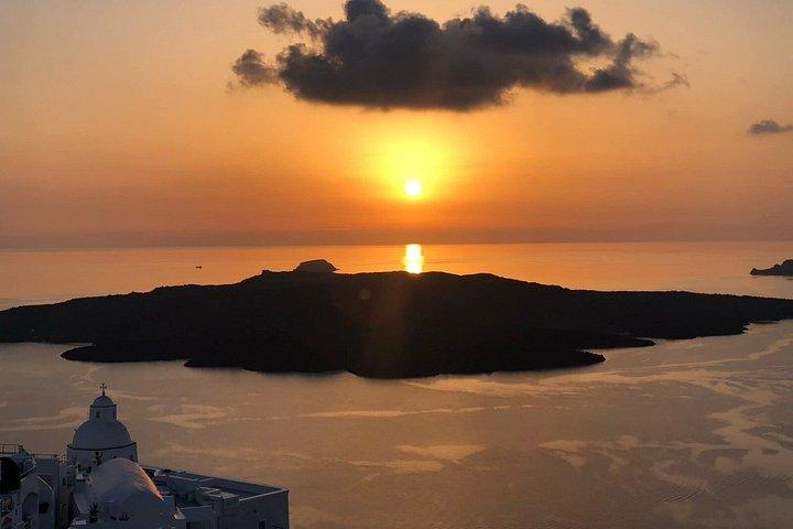 The Ultimate Santorini Experience: 5-Hour Customizable VIP Tour