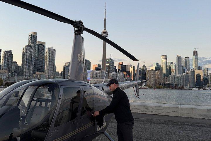 Toronto 30-Minute Private Helicopter Tour