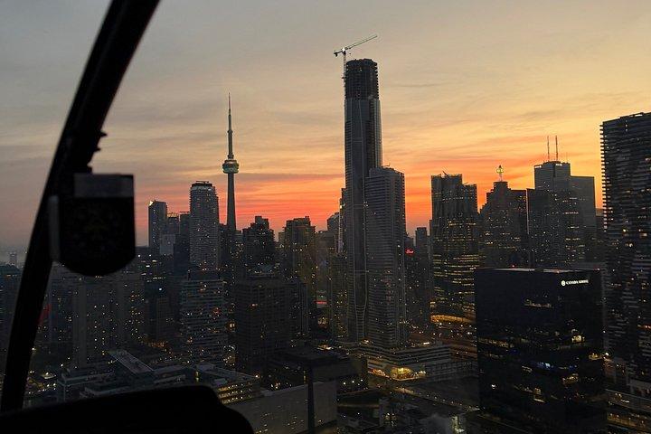 Toronto 30-Minute Private Helicopter Tour