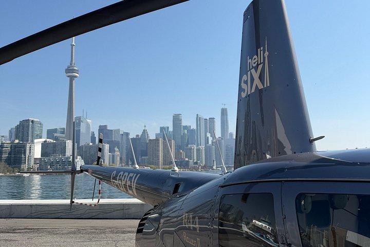 Toronto 30-Minute Private Helicopter Tour