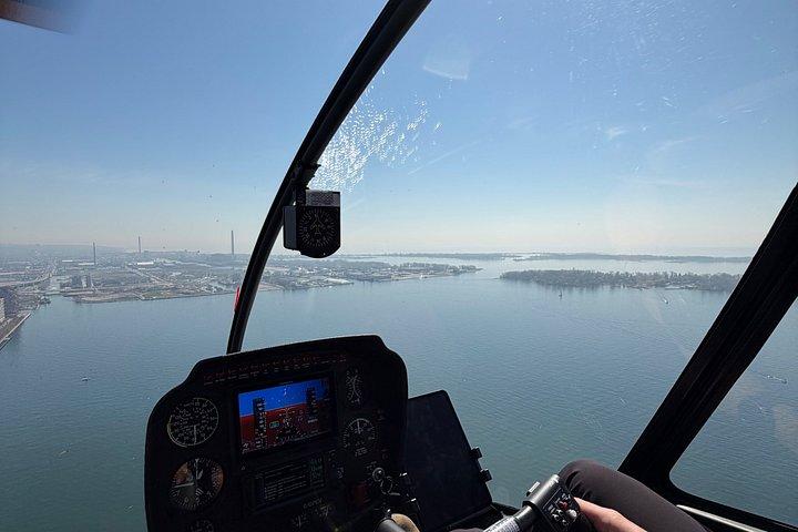 Toronto 30-Minute Private Helicopter Tour