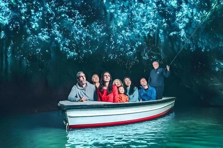 Waitomo Glowworm, Blue Springs et Hobbiton Day tour
