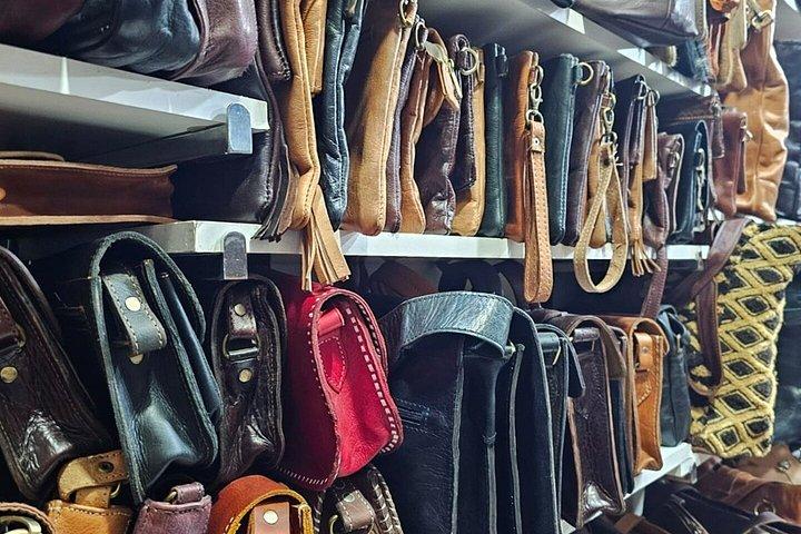 マラケシュ：モロッコのスリッパ、バッグ＆レザーグッズのカスタマイズ