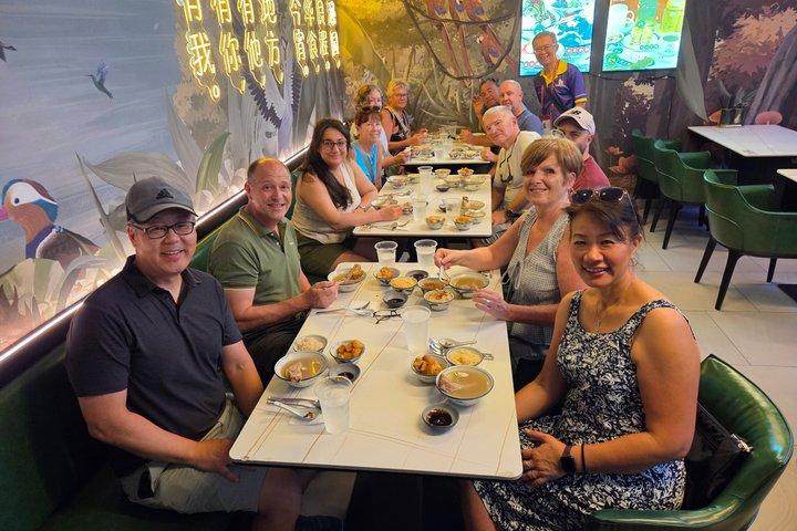 Petit groupe : Singapore Street Food & Night Tour avec 9 dégustations