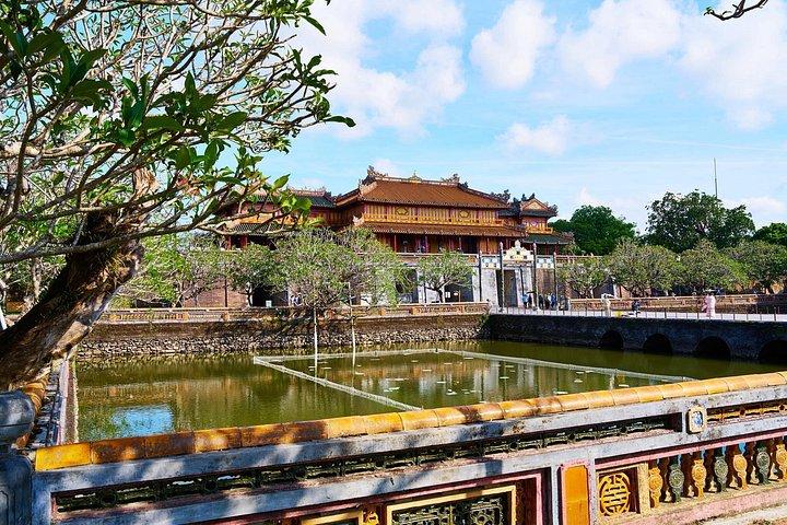 ダナン発フエツアー：インペリアル城塞＆ティエンムーパゴダ＆ランチ