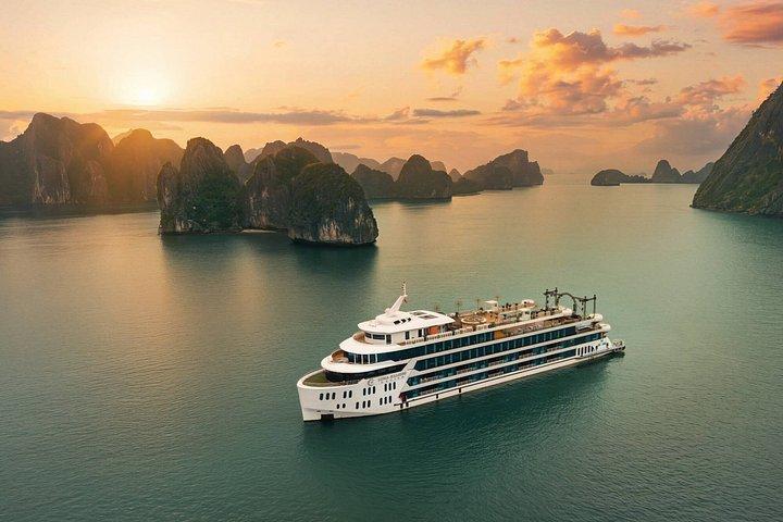 ハノイ発ルナクルーズハロン湾トップラグジュアリークルーズ体験
