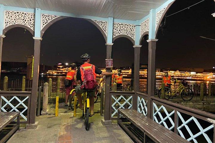 バンコクナイトバイクツアー花市場と中華街夕食付き