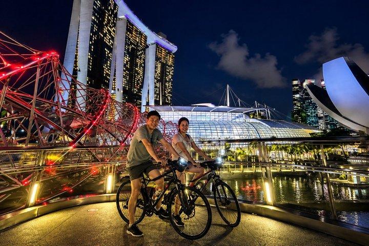 シンガポールマリーナベイ小グループナイトサイクリングツアー