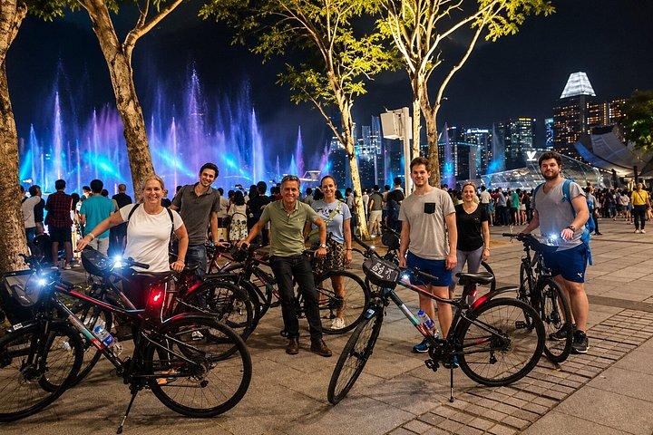 シンガポールマリーナベイ小グループナイトサイクリングツアー