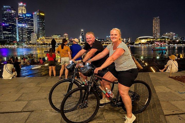 シンガポールマリーナベイ小グループナイトサイクリングツアー