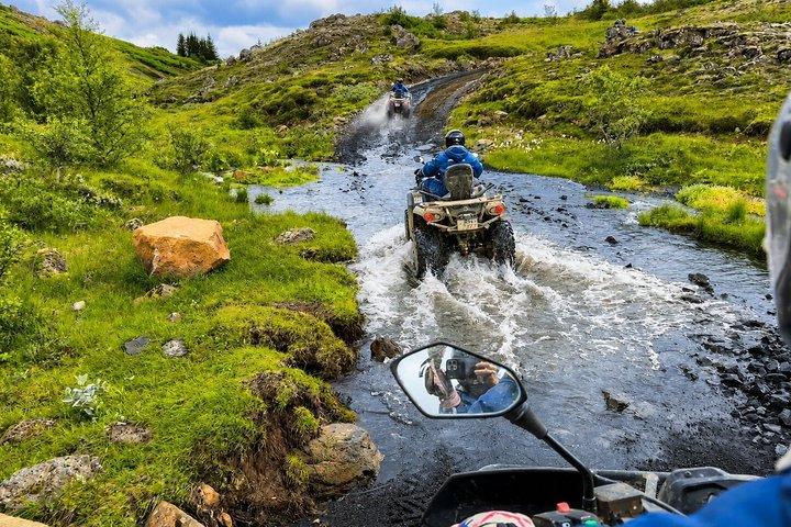 Twin Peaks ATV Island Abenteuer ab Reykjavik