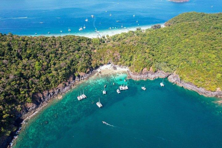 プーケットコーラル島とプロムテープ岬サンセットセーリング体験