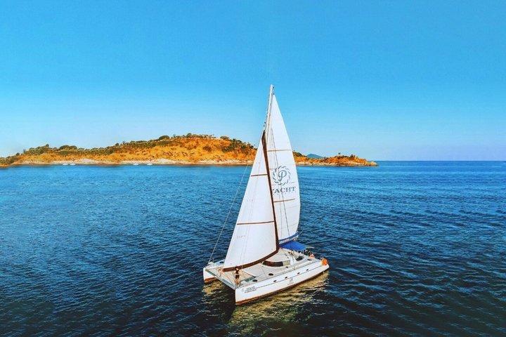 プーケットコーラル島とプロムテープ岬サンセットセーリング体験
