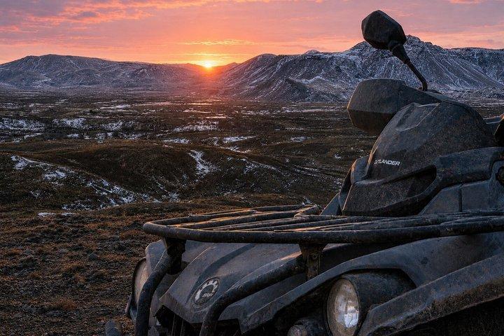 Tour di due ore in quad o ATV al sole di mezzanotte