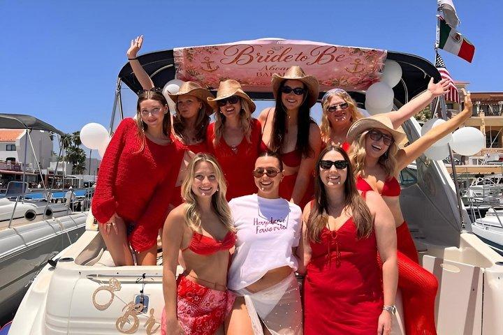 Cabo Bachelorette Yacht Party w/ Comida e Bebidas