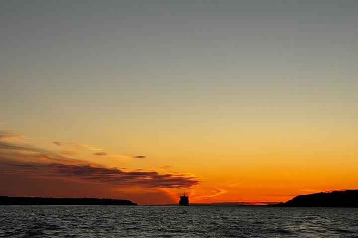 Excursion en bateau en zodiaque au coucher du soleil sur le fleuve Saint-Laurent