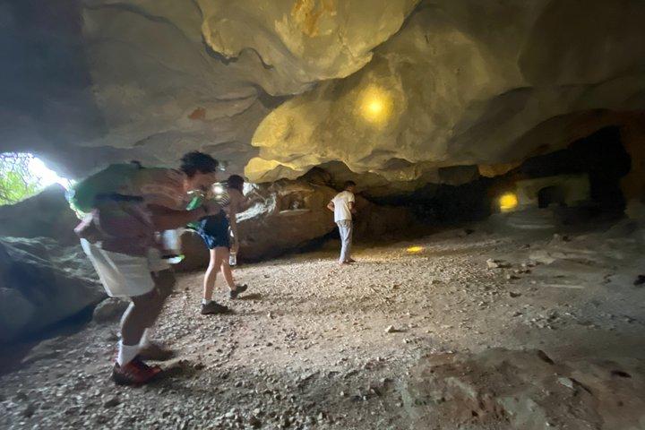 Cat Ba kajaktocht in Mangrovebossen en verken Thien Long Cave