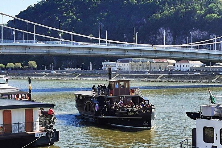 ブラチスラヴァからブダペストへのクルーズ付き日帰り旅行