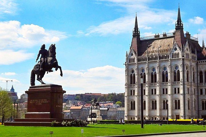 De Vienne : Excursion guidée d'une journée à Budapest et Bratislava avec croisière
