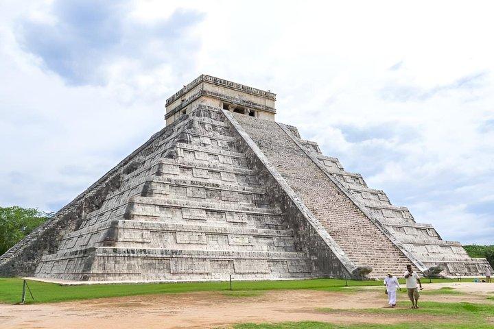 Excursión al Cenote Chichén Itzá y Valladolid Todo Incluido