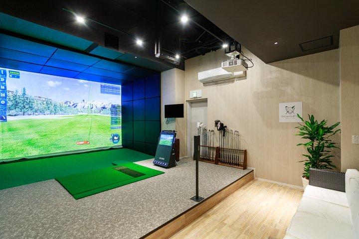 Privé Indoor Golf Shinjuku SDR Simulator & Bewegende Plaat (60 Min)
